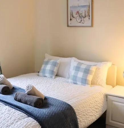 Comfortable 2 Bedroom House Beeston Hill Exterior photo