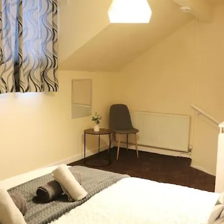 Comfortable 2 Bedroom House Beeston Hill Exterior photo