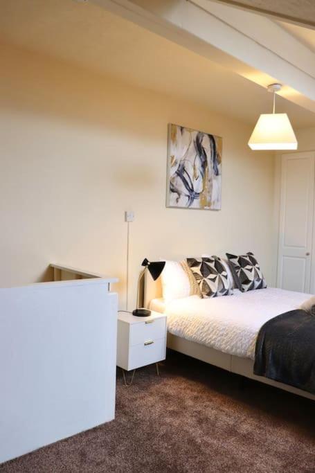 Comfortable 2 Bedroom House *