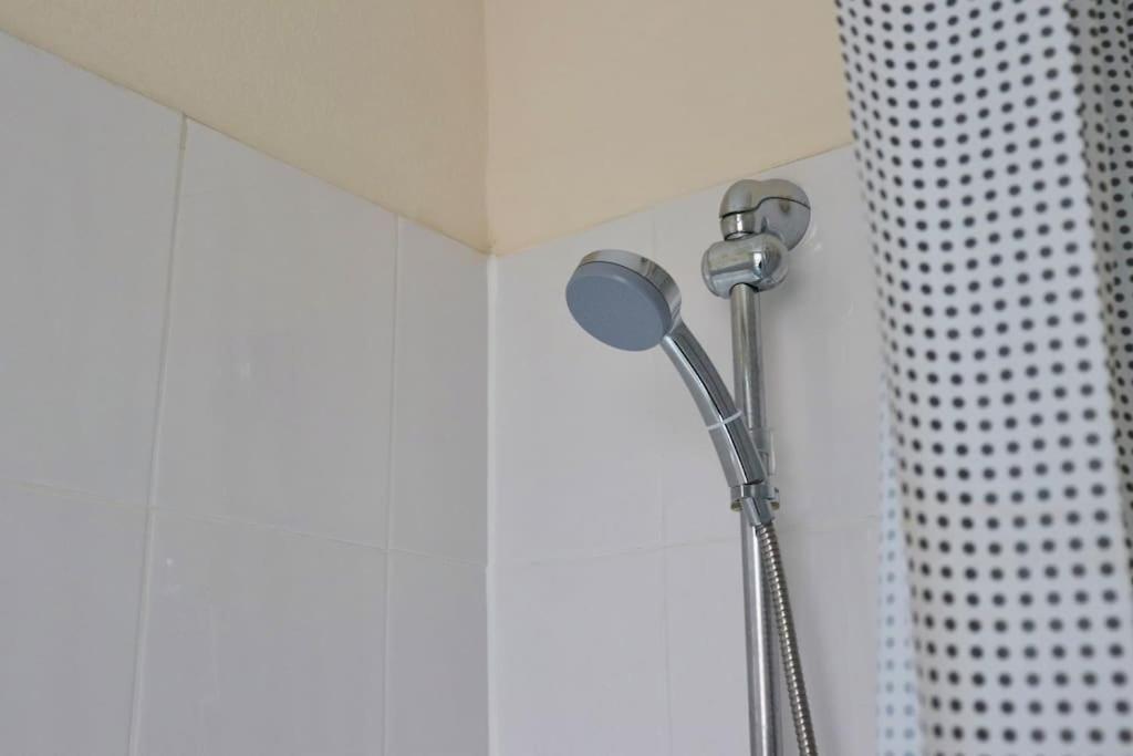 Апартаменты Comfortable 2 Bedroom House *