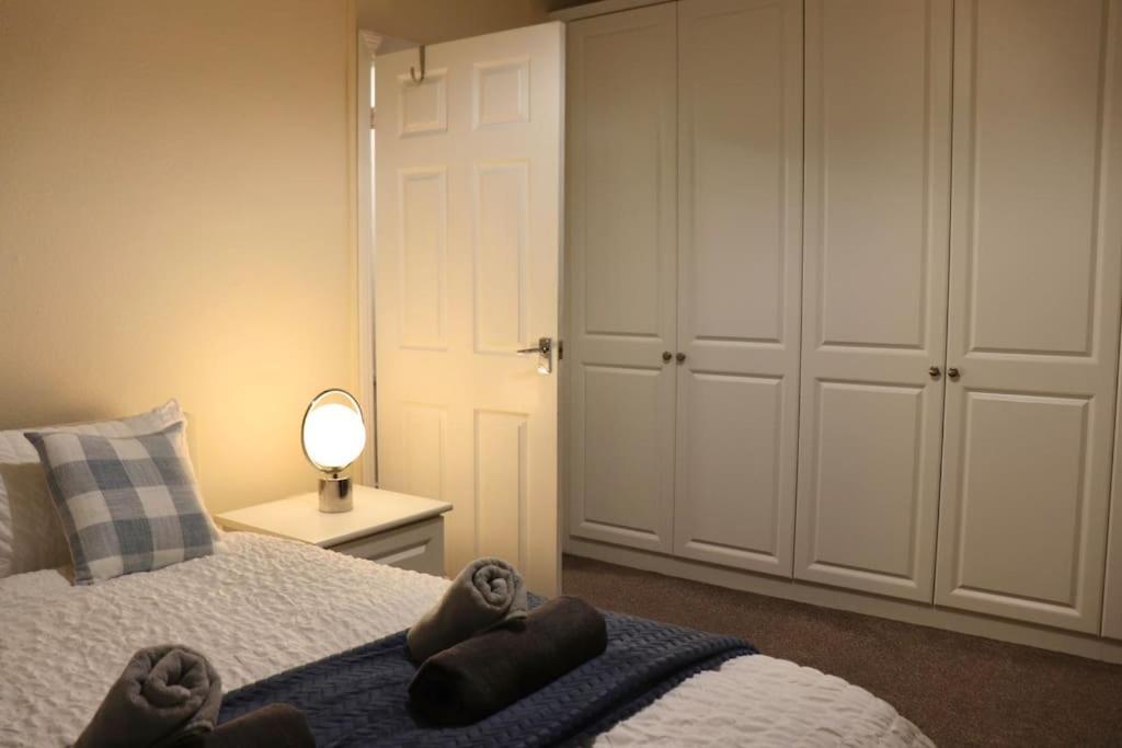 Comfortable 2 Bedroom House Апартаменты Beeston Hill